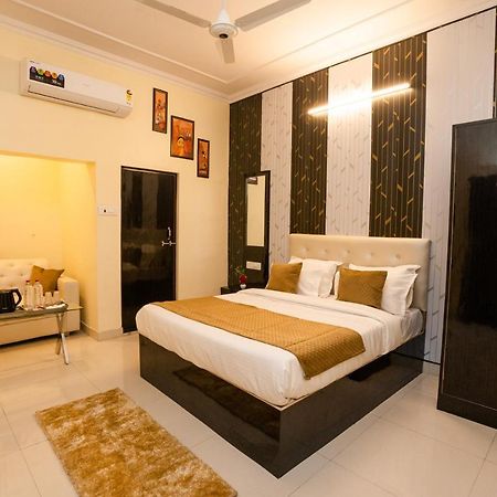 Ventex Inn Lucknow Esterno foto